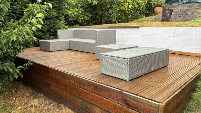 Decking-sloping-garden